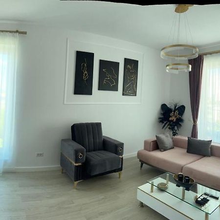 Glamart Apartment Craiova Exteriör bild
