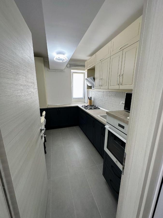Glamart Apartment Craiova Exteriör bild