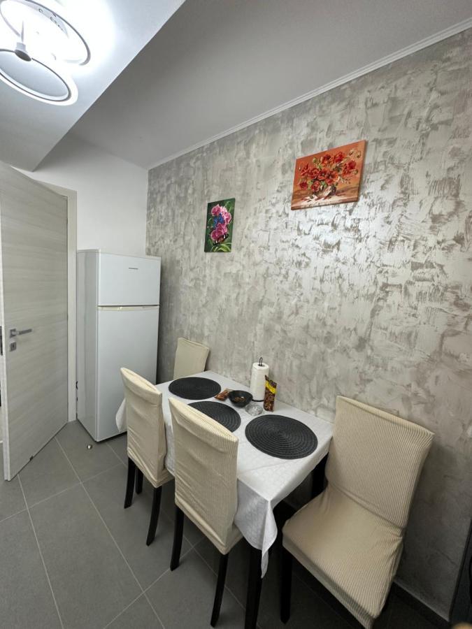 Glamart Apartment Craiova Exteriör bild